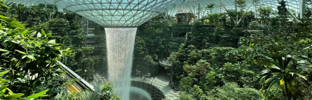 airport-sanctuary-changi-greenery-waterfall