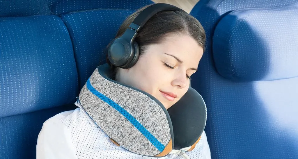 RED-EYE SURVIVAL: HOW TO PREPARE YOUR BODY AND MIND FOR AN OVERNIGHT FLIGHT